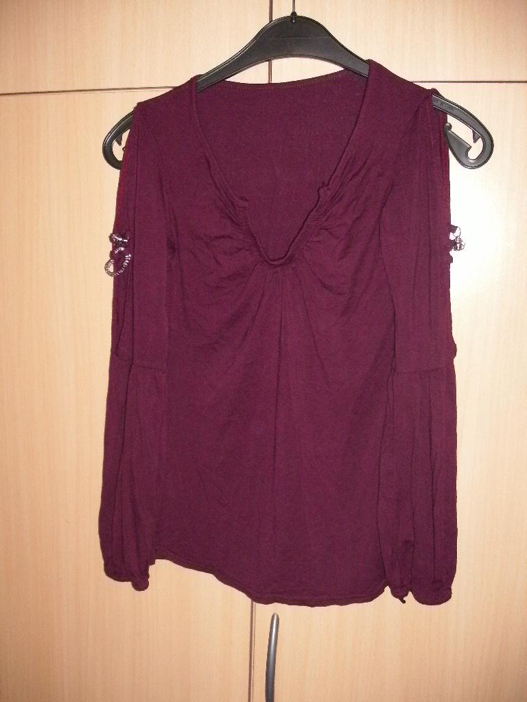 vends 8 haut et une veste ,