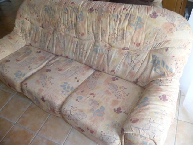 VENDS CANAPE + 2 FAUTEUILS TISSUS