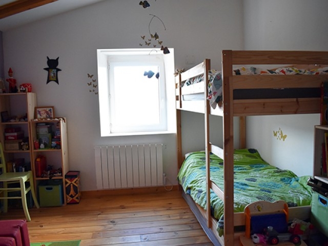 Photo Propriété sur les hauteurs de Vesseaux (1 ha en terrasses, maison en pierre, chalet/gite, grange à rénover) ecolieu possible 480