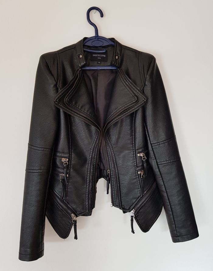 Blouson Femme en simili-cuir... État neuf... Taille S