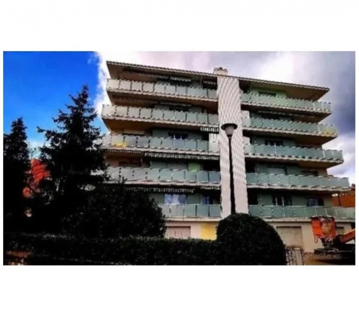 LOUE GARAGE CENTRE VILLE AUBENAS
