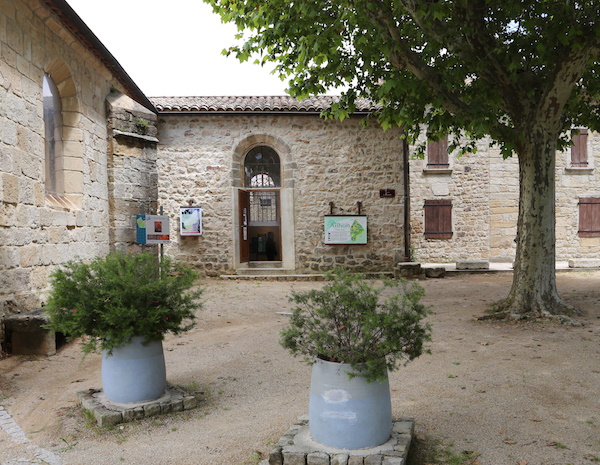 Salle de la tribune ailhon