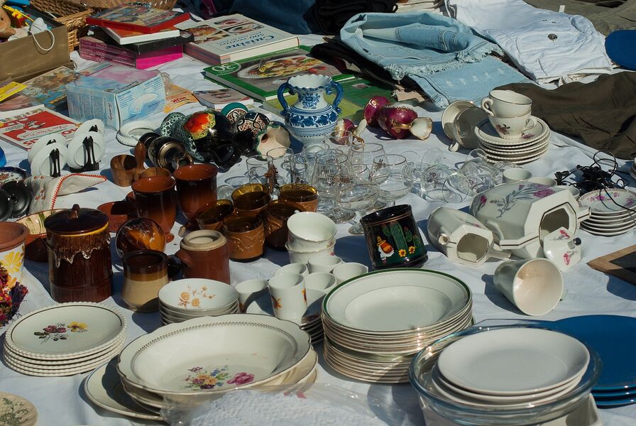 Brocante / vide grenier sur le quai Farconnet - Tournon-sur-Rhône