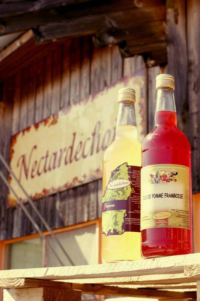 Vente à l'atelier de jus et nectars de fruits - Pailharès