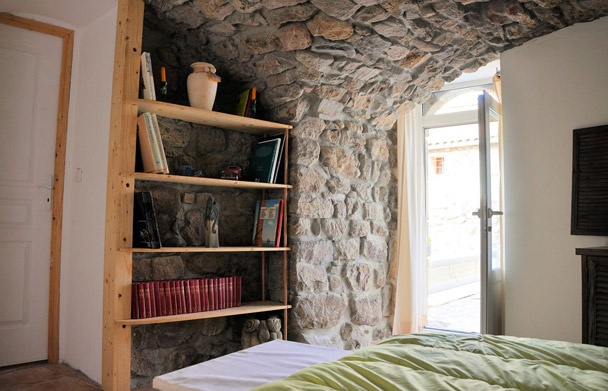 Photo Couleur ARDÈCHE - Gîte et Studio de vacances