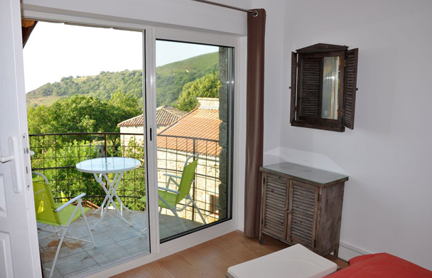 Photo Couleur ARDÈCHE - Gîte et Studio de vacances